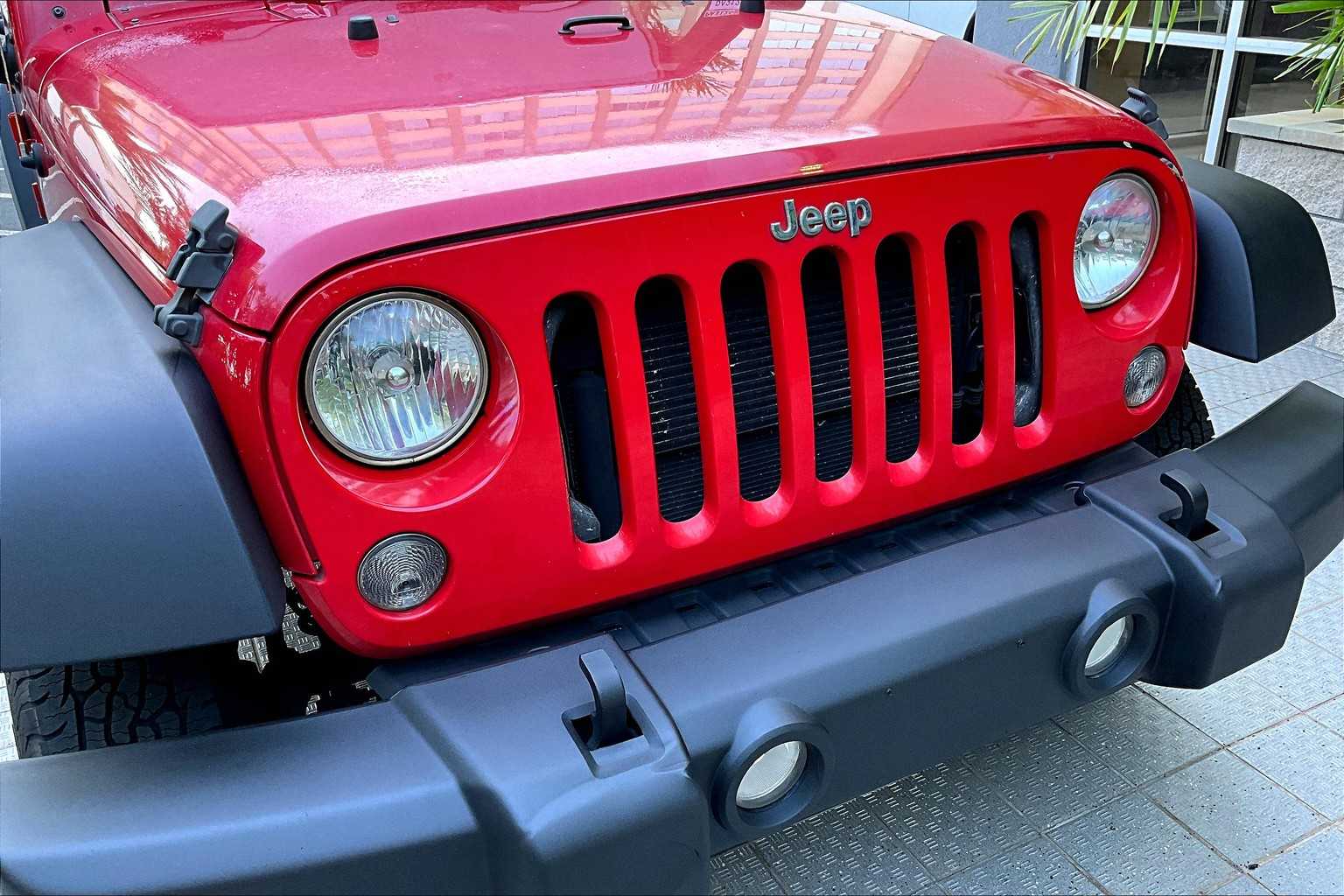 Thumbnail: 2017 Jeep Wrangler - 34