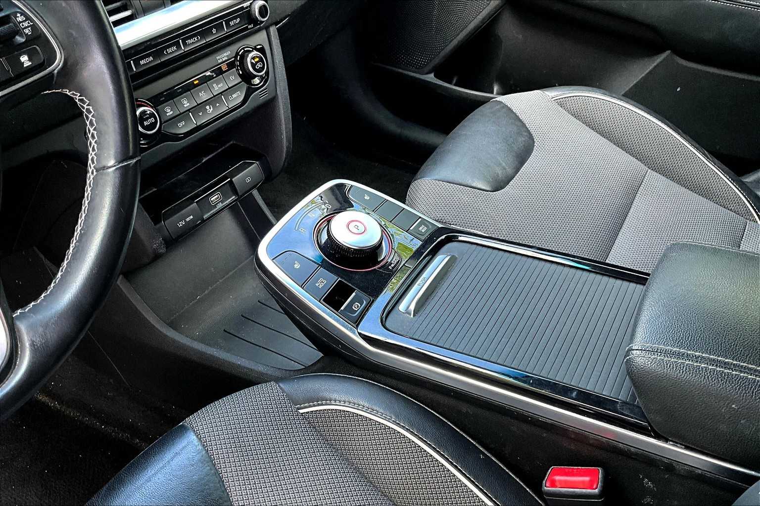 Thumbnail: 2022 Kia Niro - 16