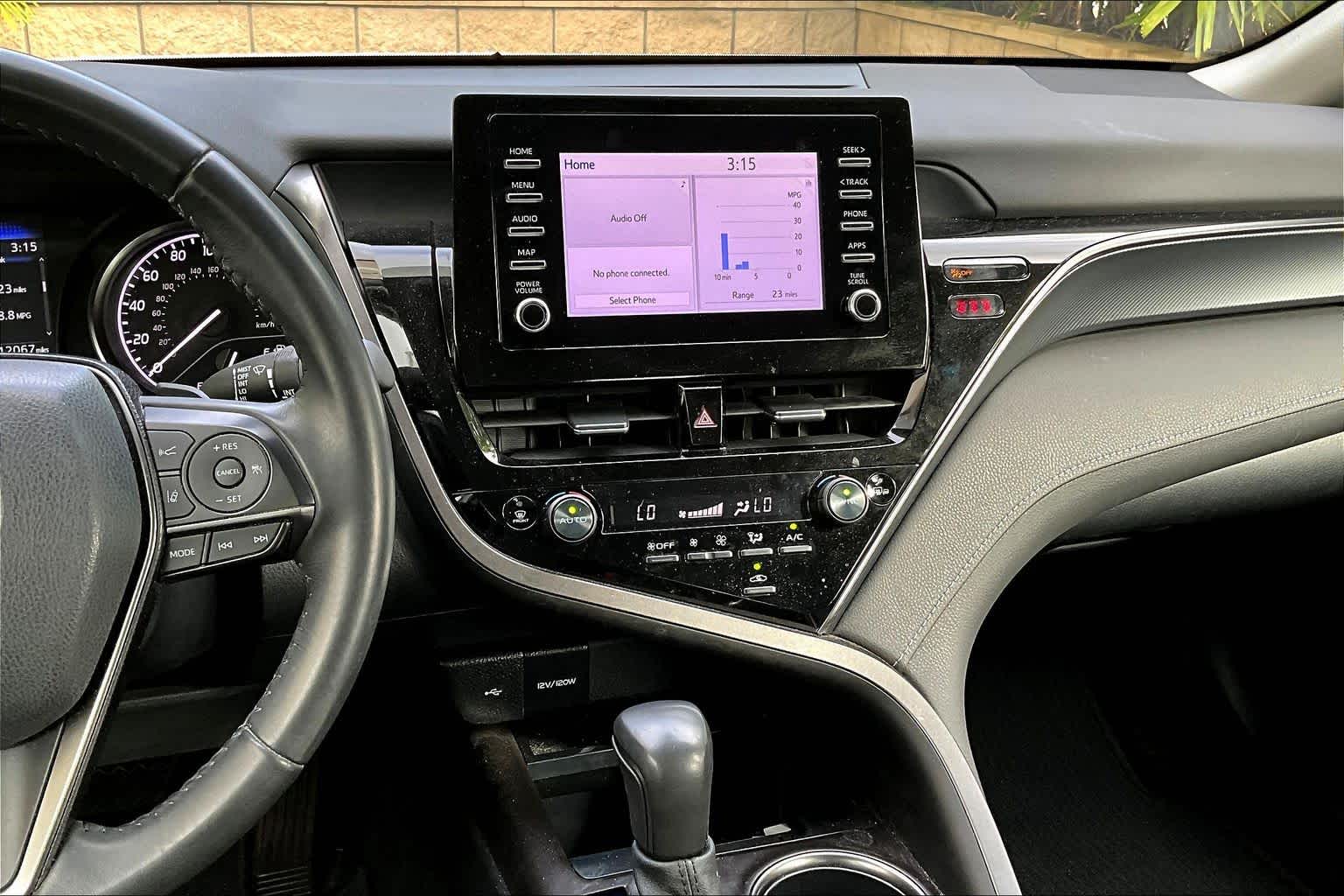 Thumbnail: 2022 Toyota Camry - 16