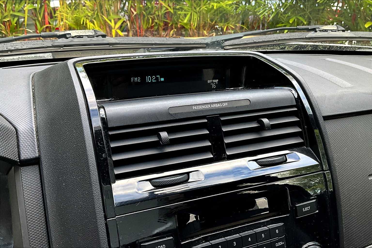 Thumbnail: 2010 Ford Escape - 27