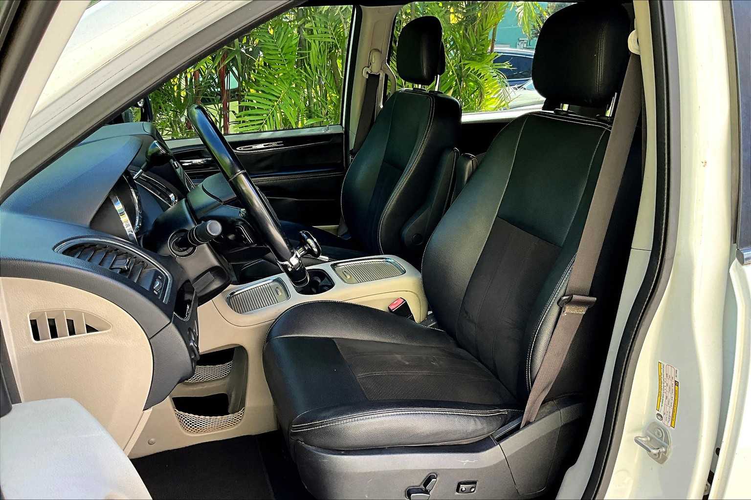 Thumbnail: 2019 Dodge Grand Caravan - 12