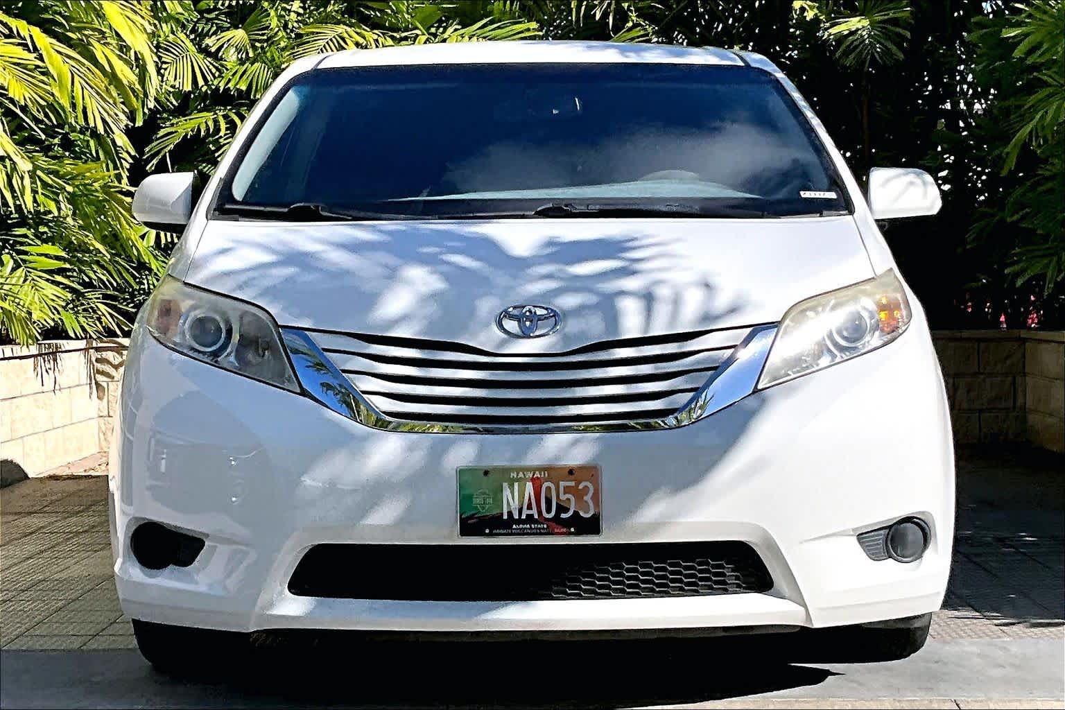Thumbnail: 2016 Toyota Sienna - 7