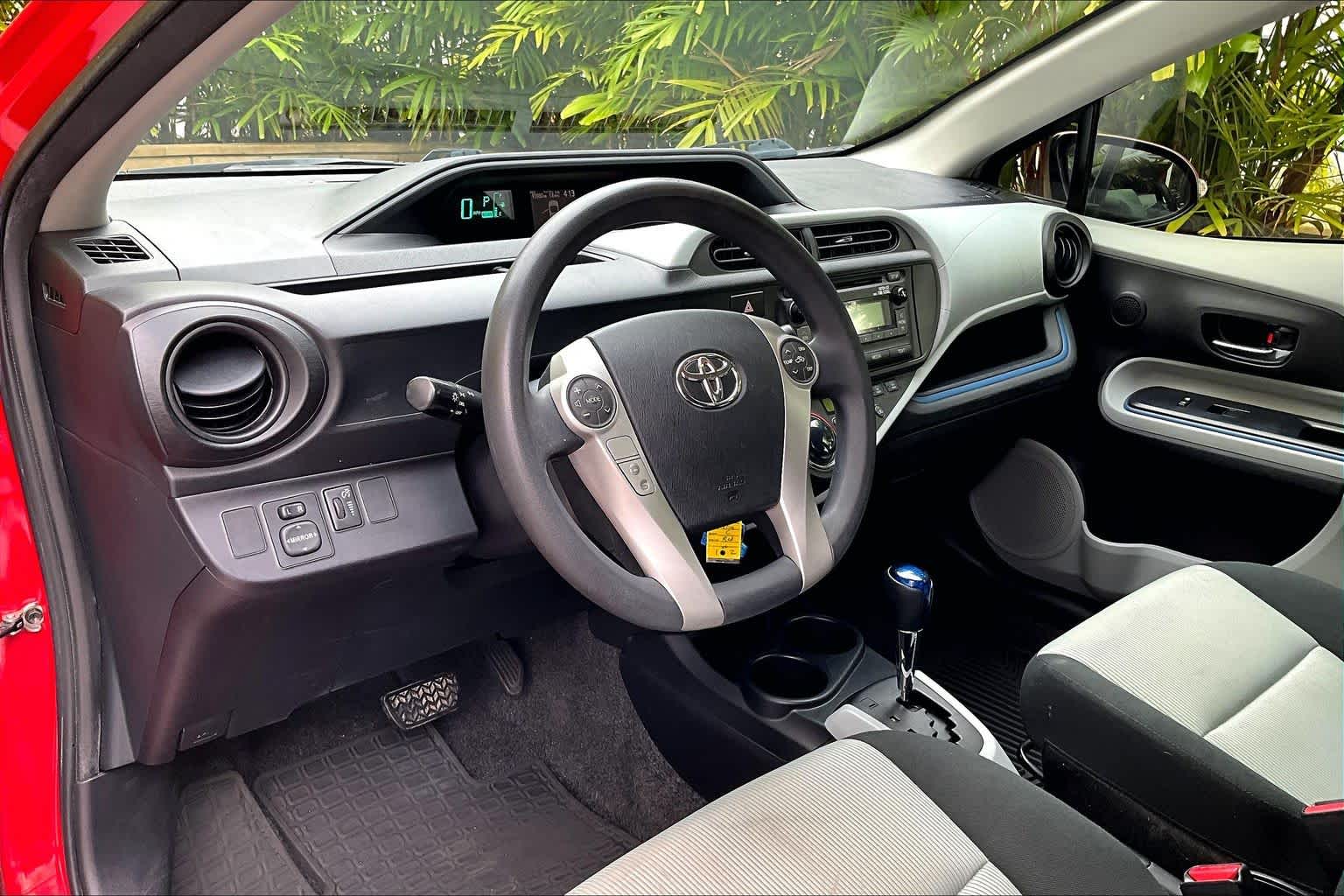 Thumbnail: 2012 Toyota Prius c - 3