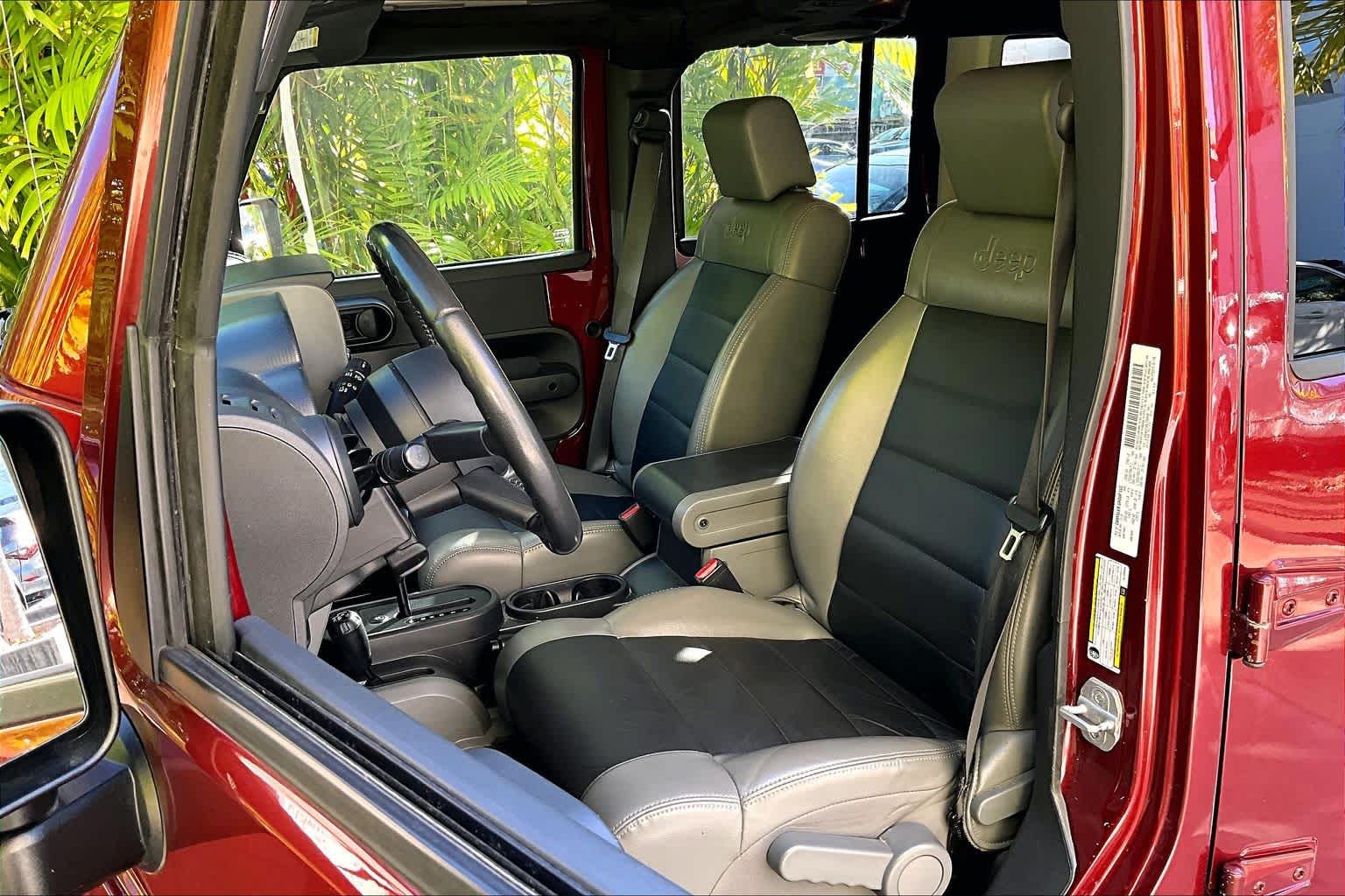 Thumbnail: 2010 Jeep Wrangler - 12