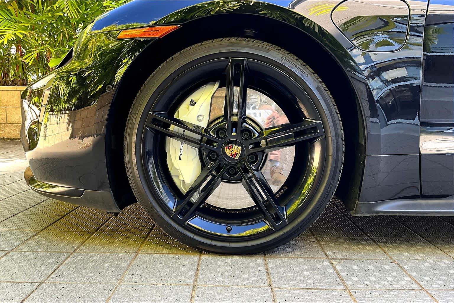 Thumbnail: 2020 Porsche Taycan - 9