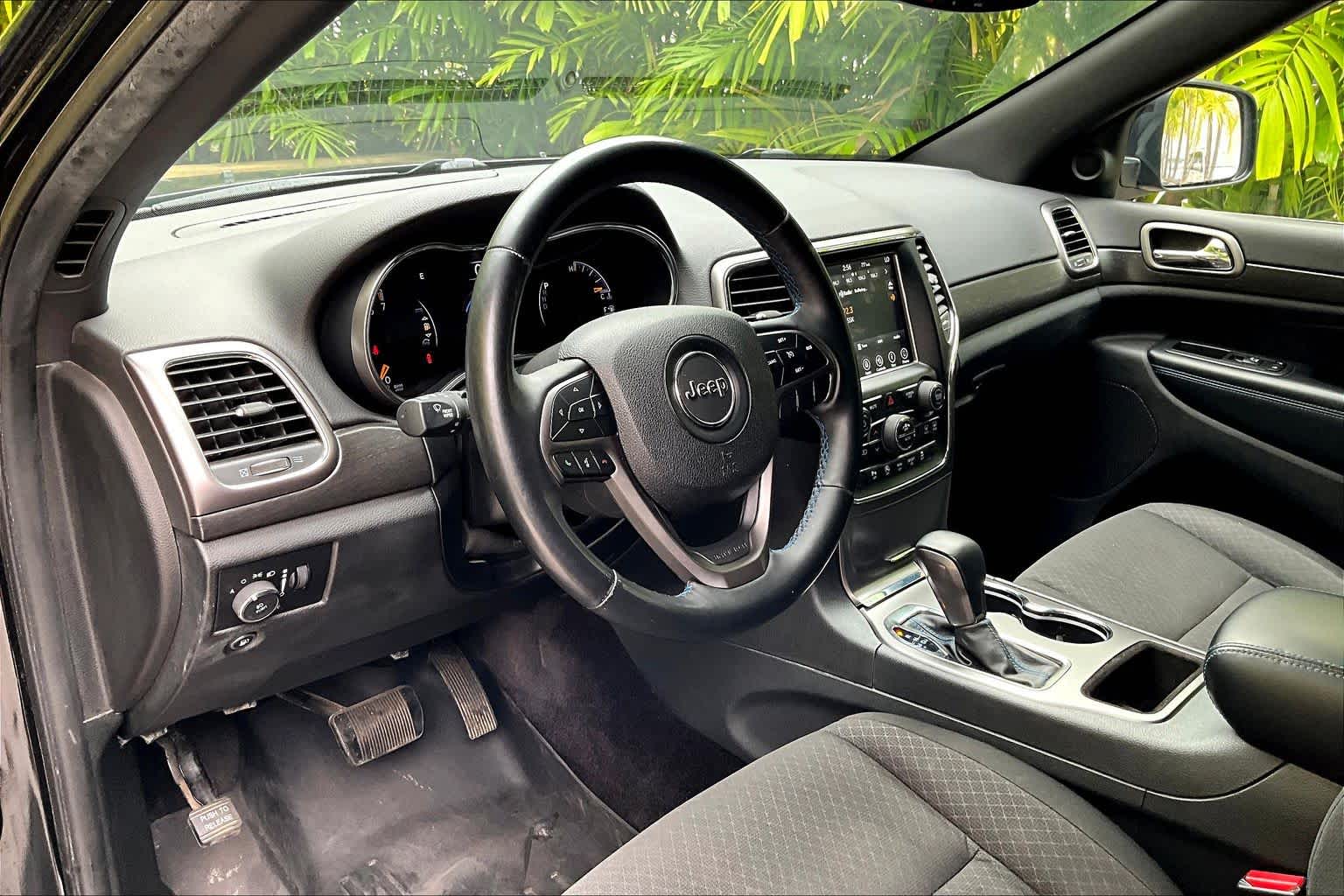 Thumbnail: 2018 Jeep Grand Cherokee - 3