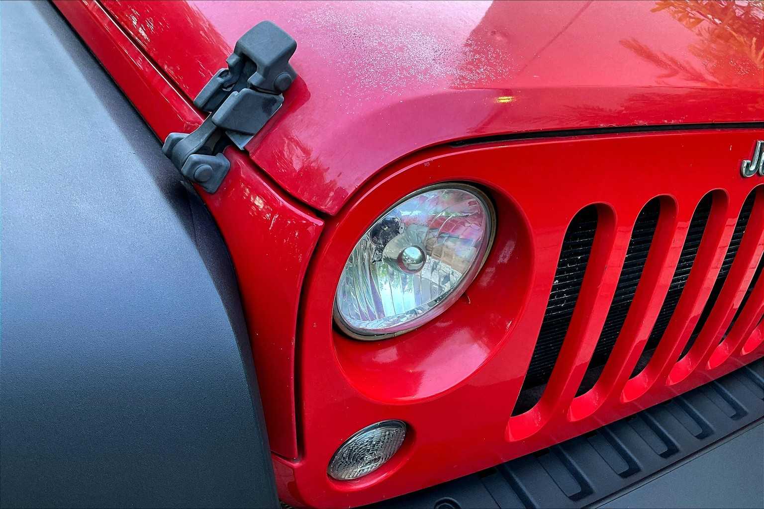 Thumbnail: 2017 Jeep Wrangler - 32