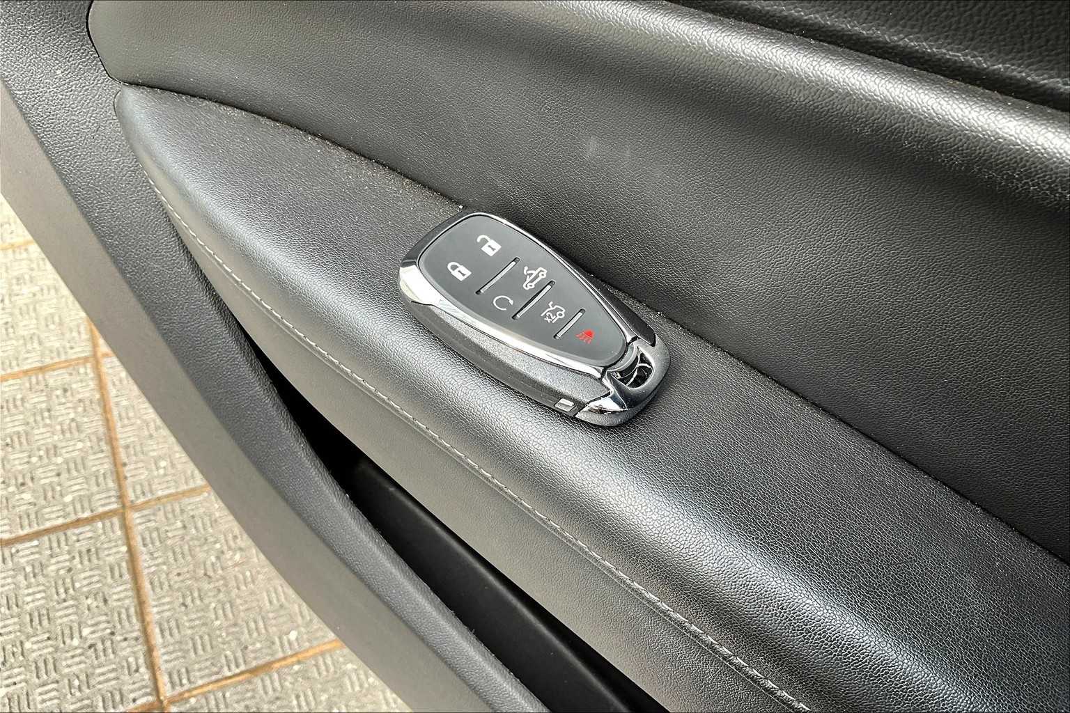 Thumbnail: 2020 Chevrolet Camaro - 19