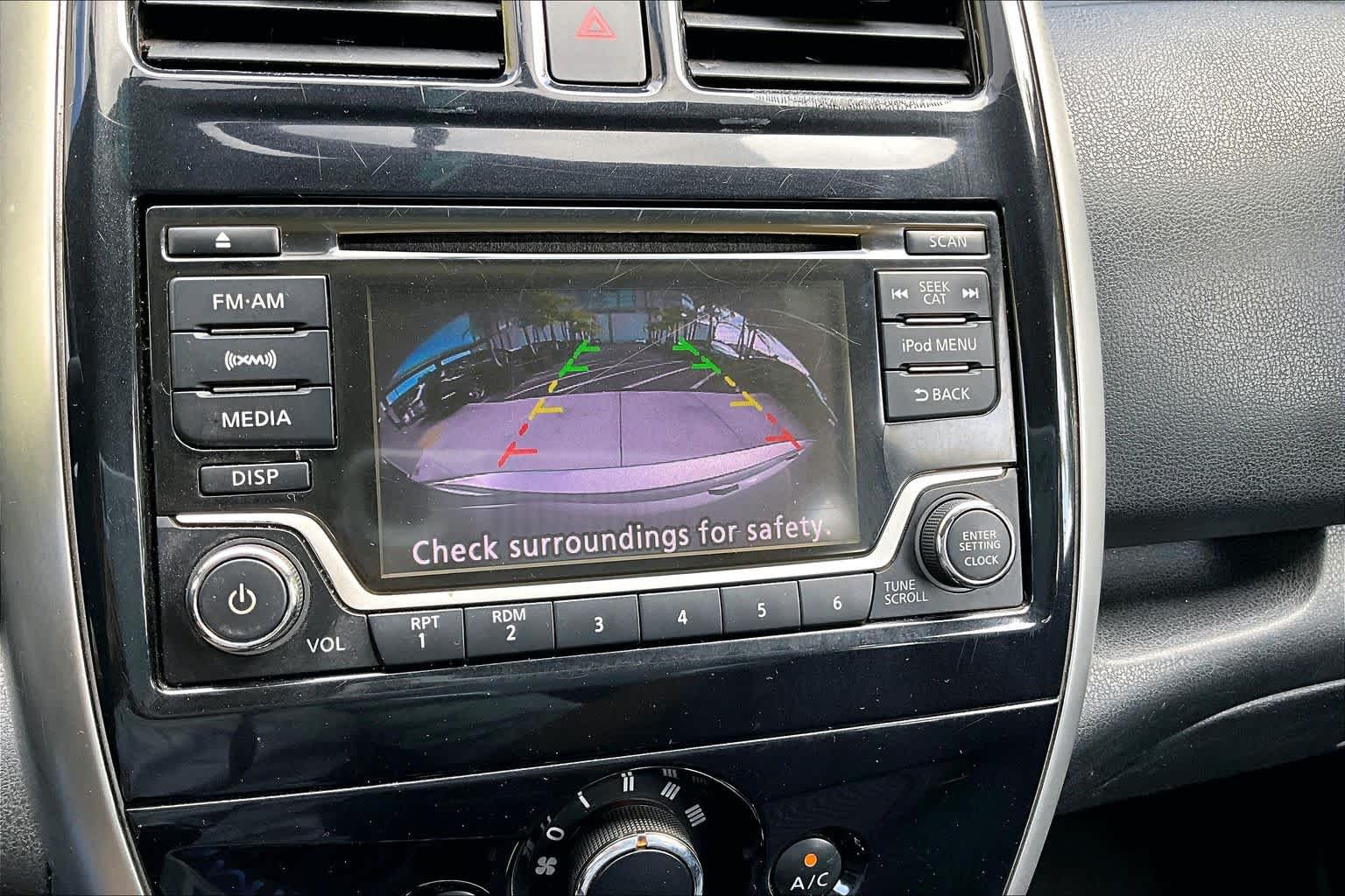 Thumbnail: 2018 Nissan Versa Note - 27