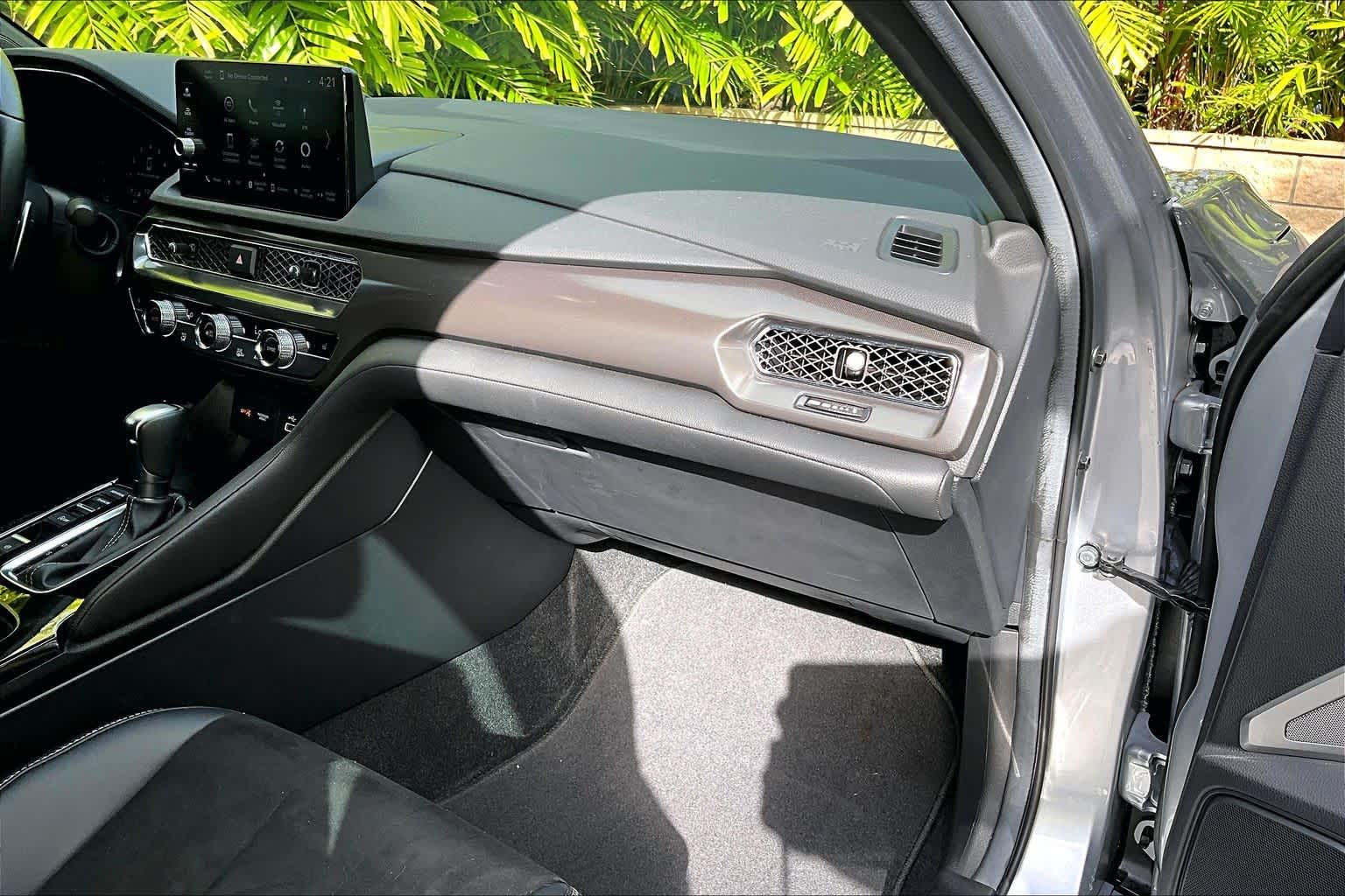 Thumbnail: 2025 Acura Integra - 24