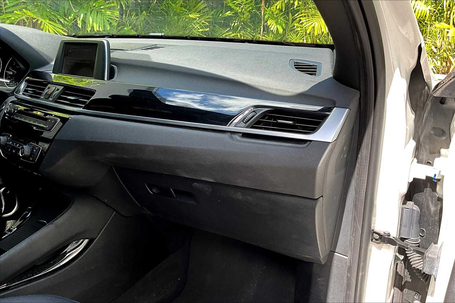 Thumbnail: 2016 BMW X1 - 24