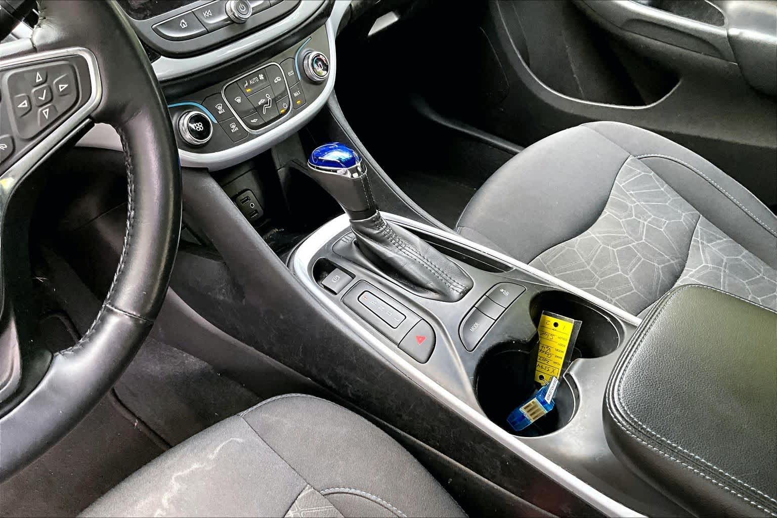 Thumbnail: 2017 Chevrolet Volt - 17