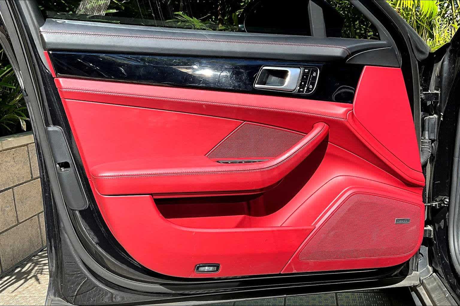Thumbnail: 2020 Porsche Panamera - 28
