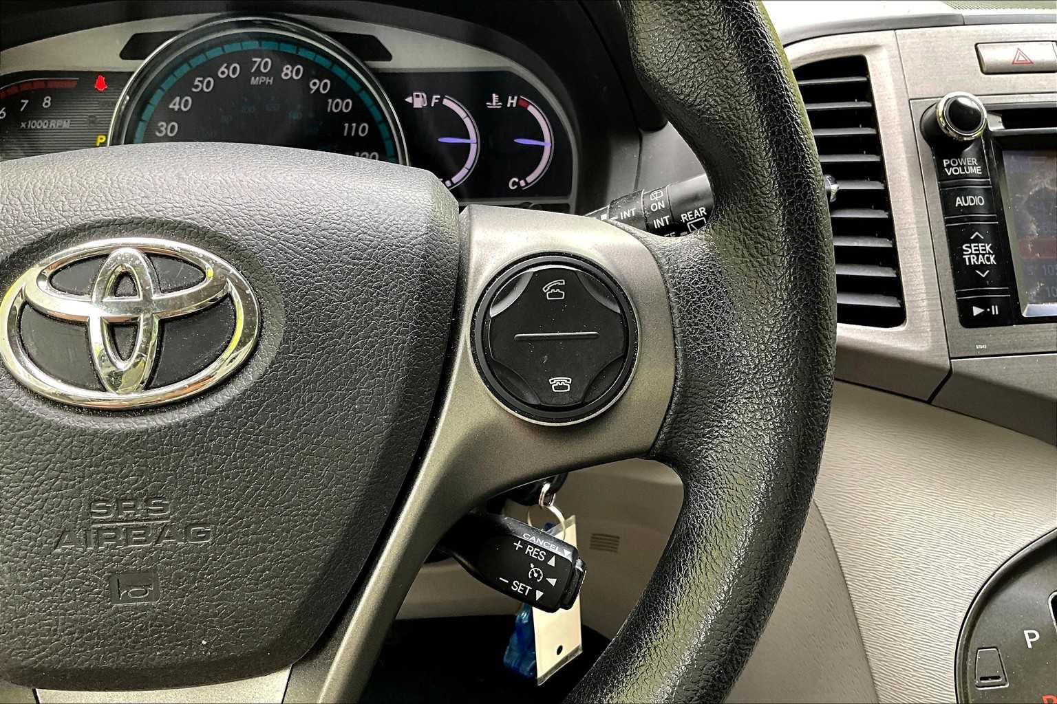 Thumbnail: 2014 Toyota Venza - 25