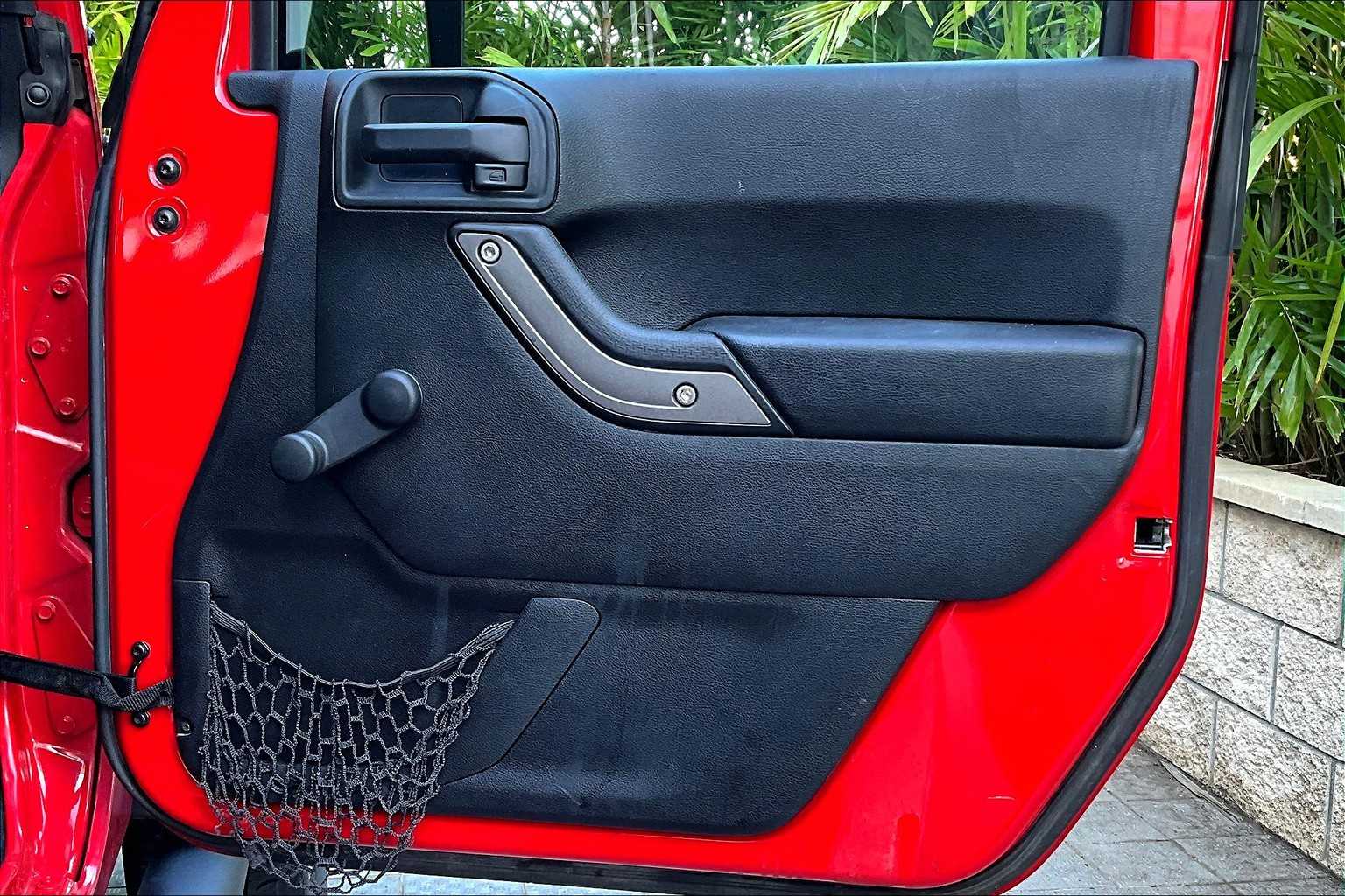 Thumbnail: 2017 Jeep Wrangler - 29