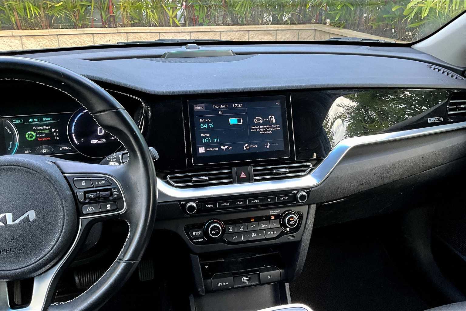 Thumbnail: 2022 Kia Niro - 15