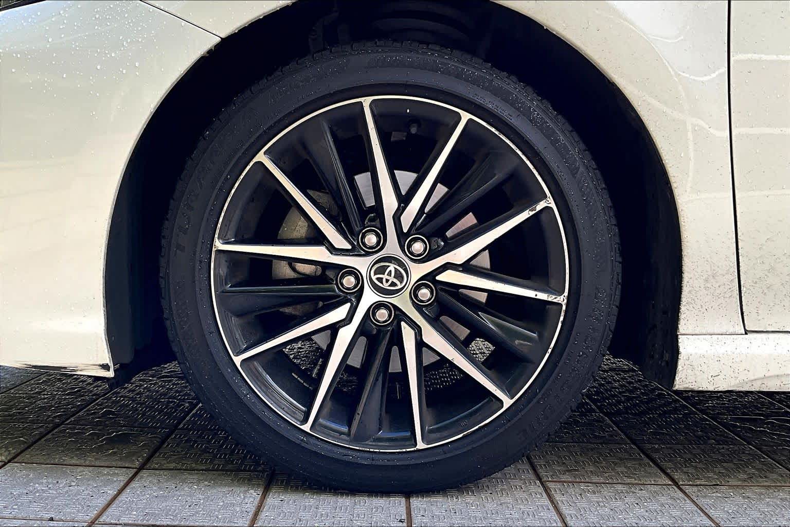 Thumbnail: 2022 Toyota Camry - 9