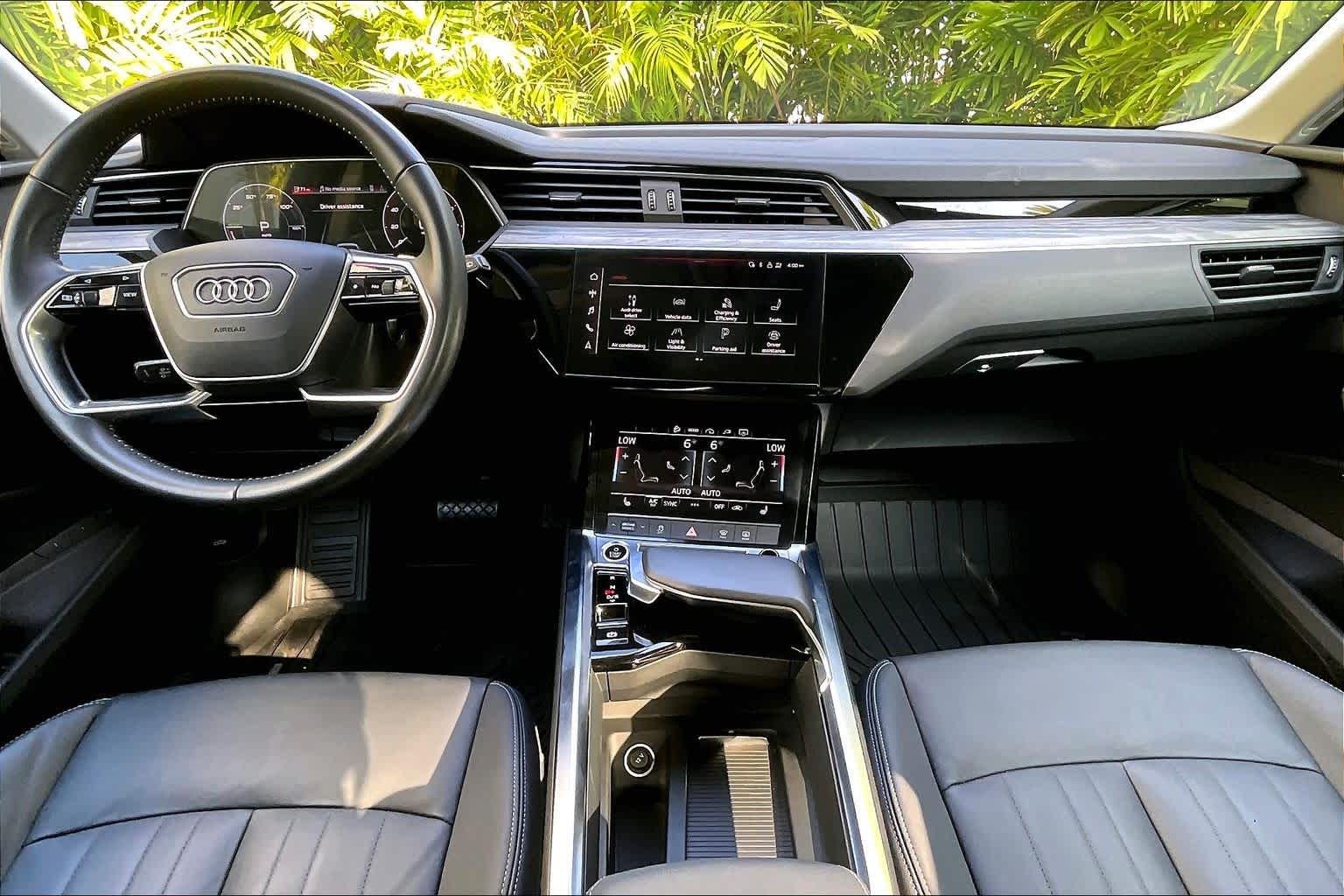 Thumbnail: 2021 Audi e-tron - 11