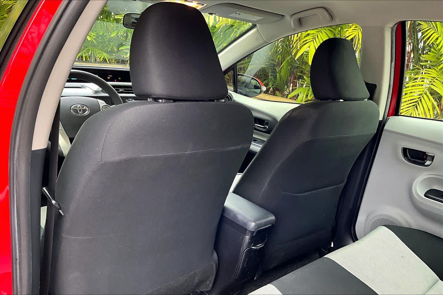 Thumbnail: 2012 Toyota Prius c - 13