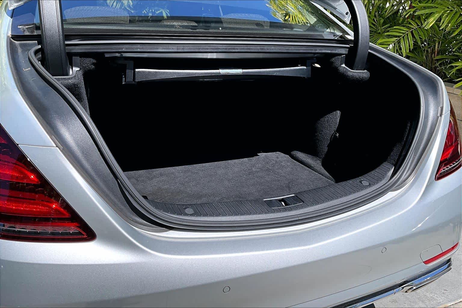 Thumbnail: 2019 Mercedes-Benz S-Class - 19