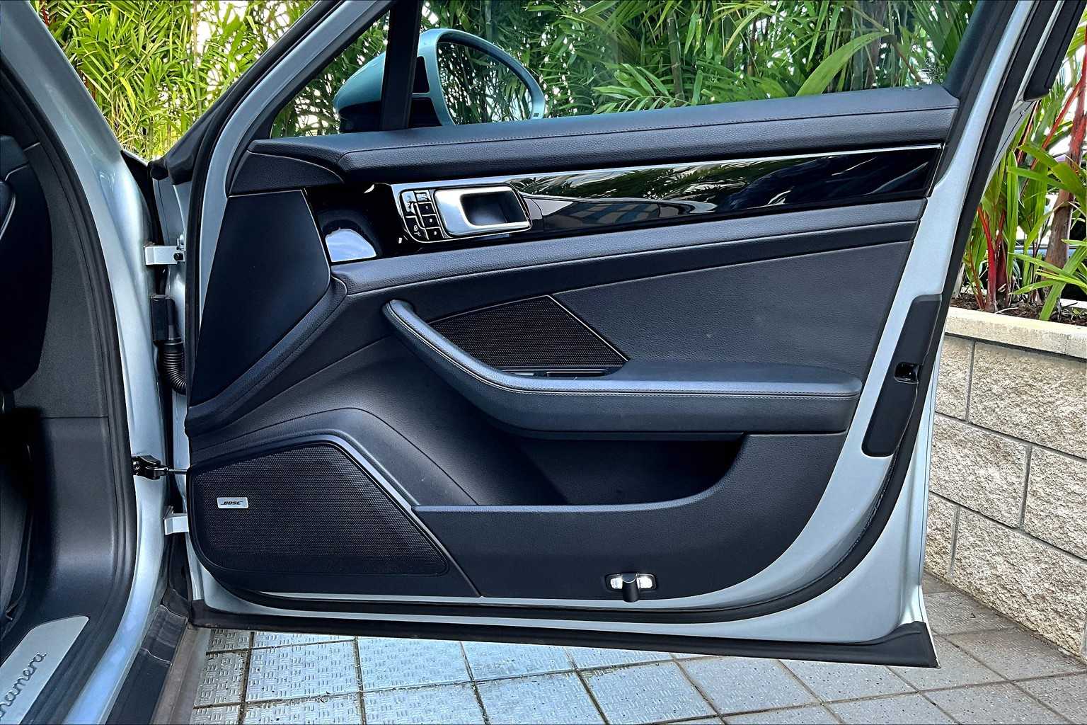 Thumbnail: 2018 Porsche Panamera - 28