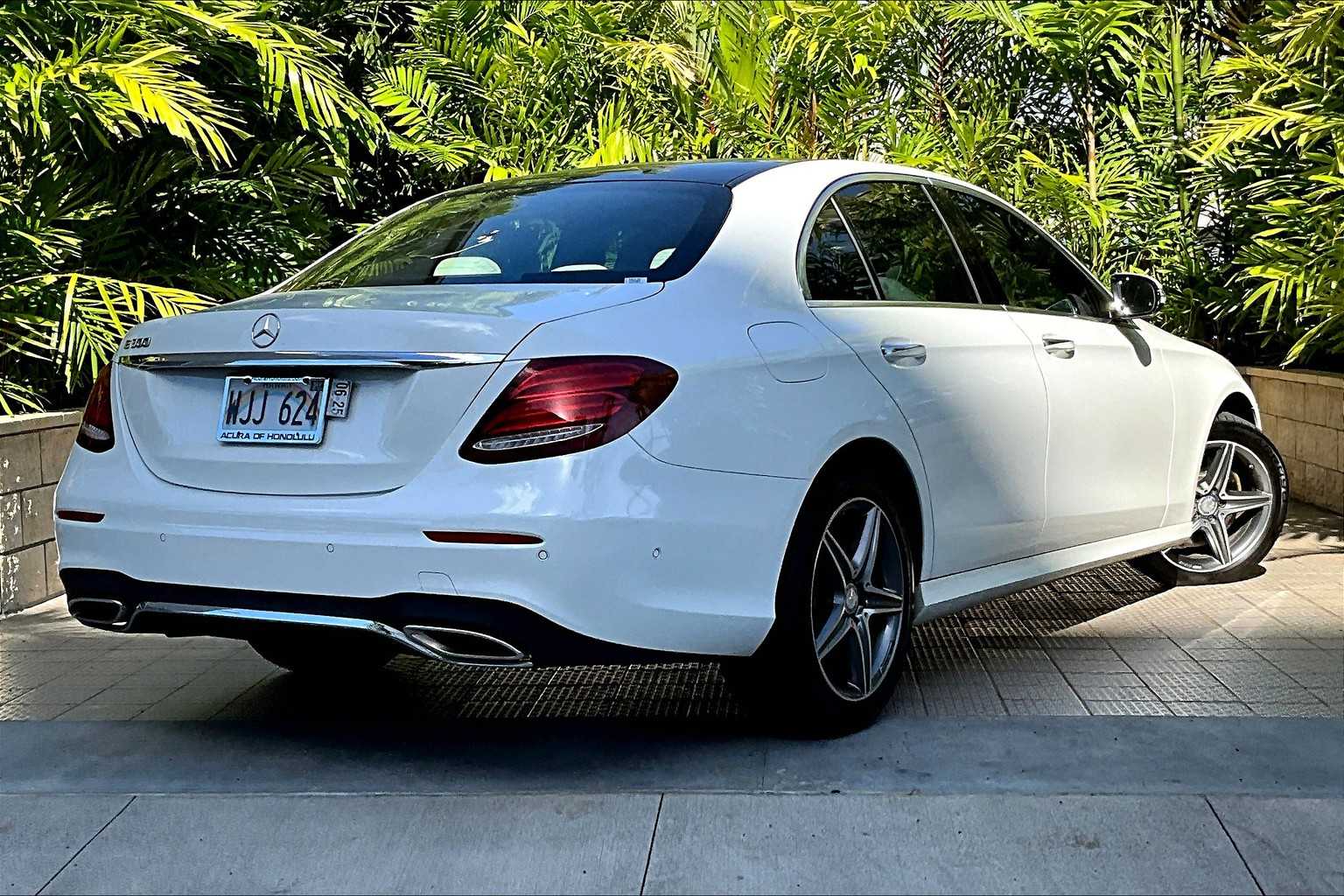 Thumbnail: 2017 Mercedes-Benz E-Class - 23