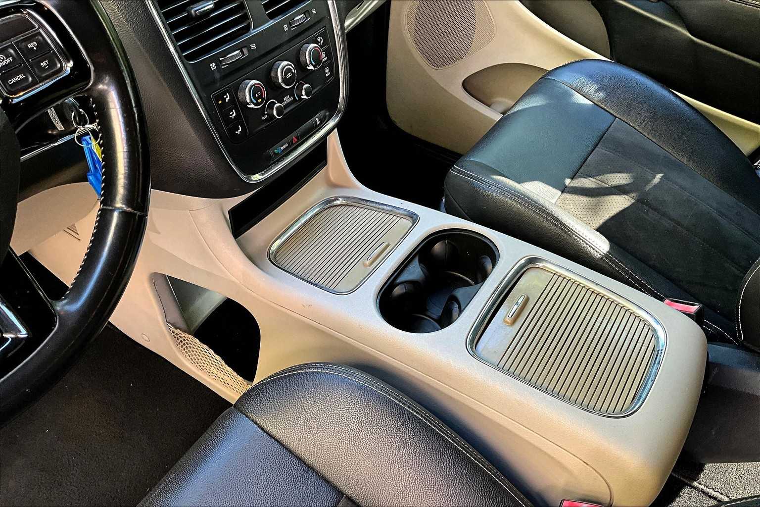 Thumbnail: 2019 Dodge Grand Caravan - 17