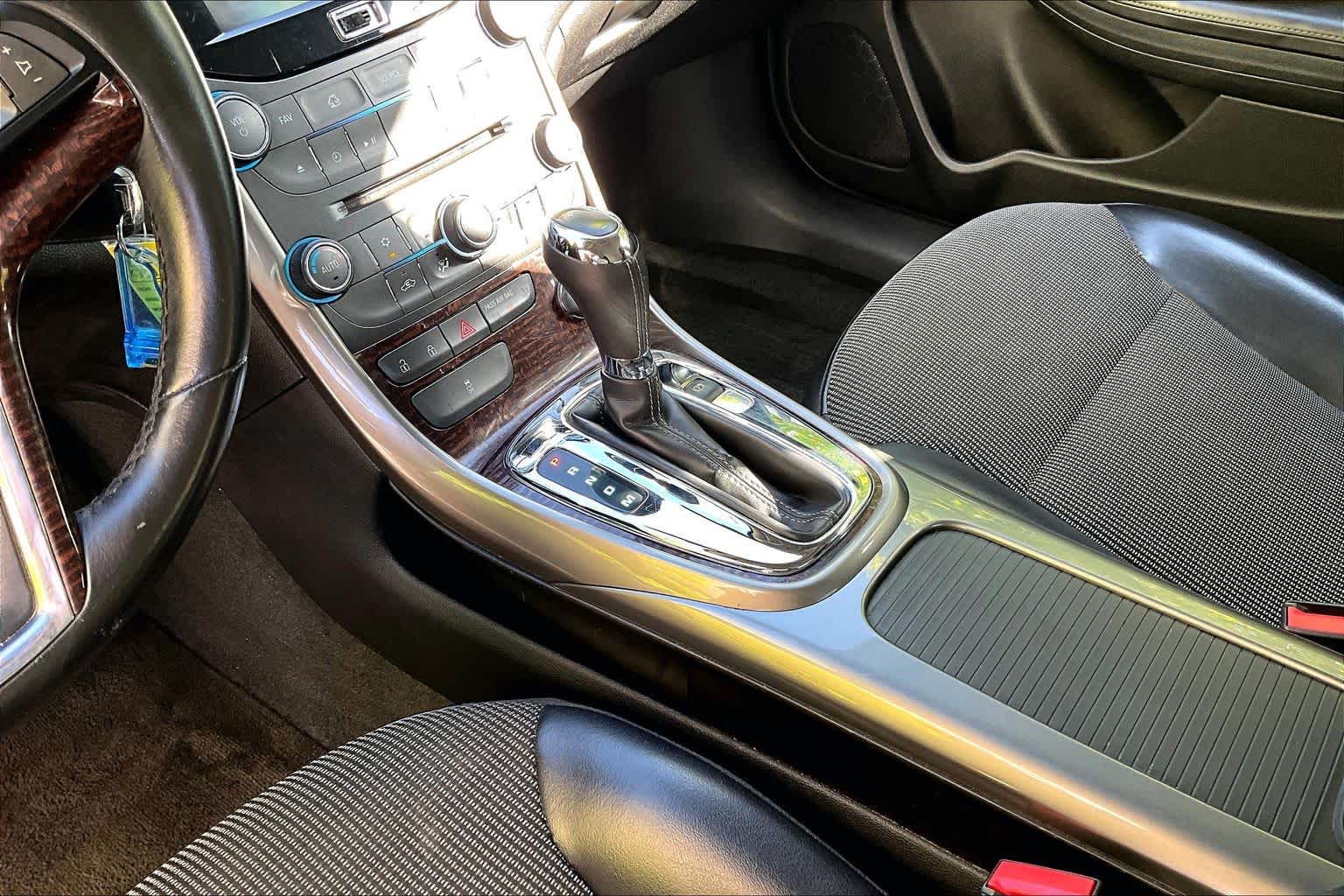 Thumbnail: 2013 Chevrolet Malibu - 17