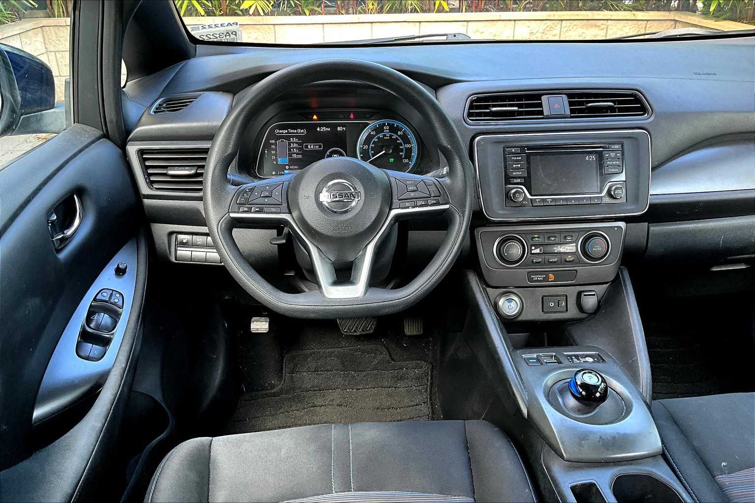 Thumbnail: 2018 Nissan Leaf - 15
