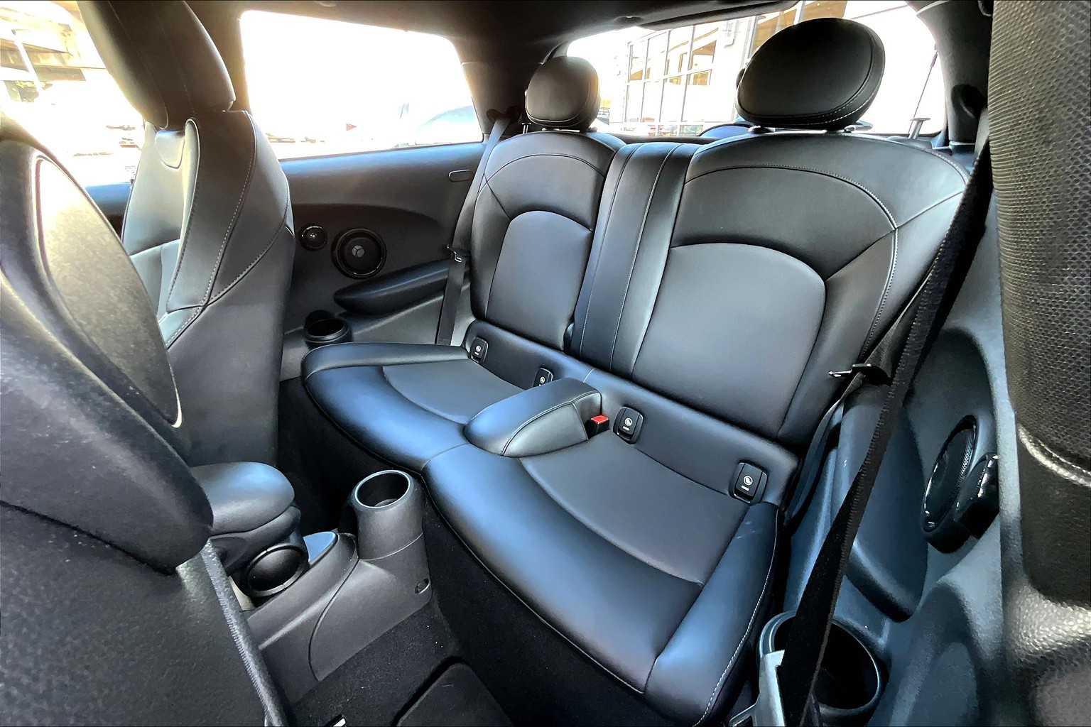 Thumbnail: 2017 MINI Cooper Hardtop - 29