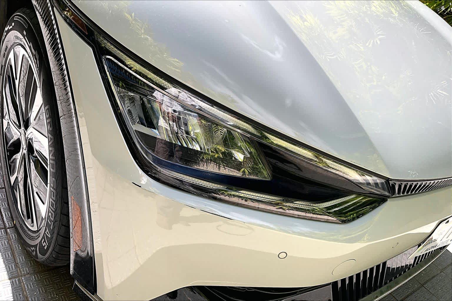 Thumbnail: 2022 Kia EV6 - 32