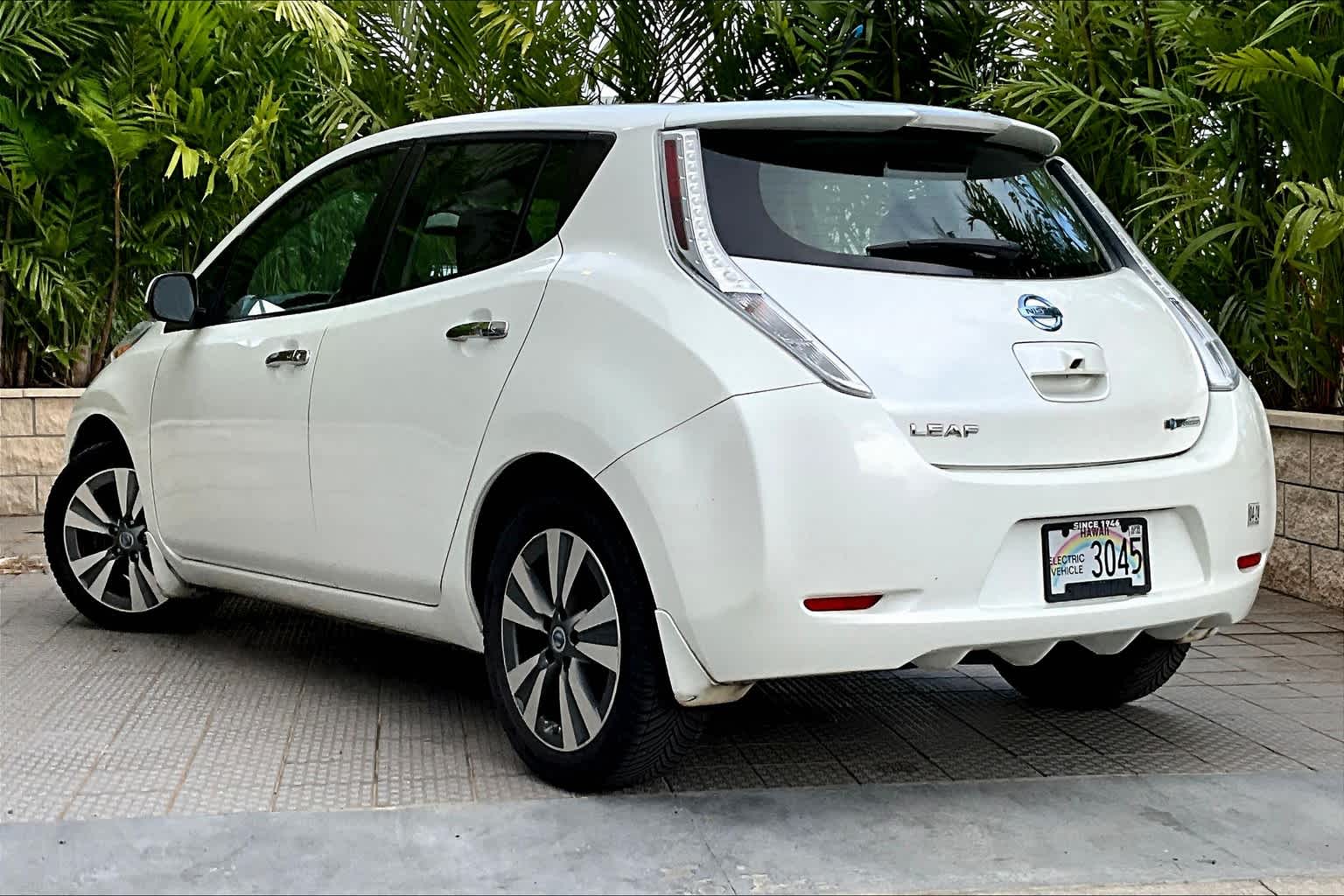 Thumbnail: 2013 Nissan Leaf - 5