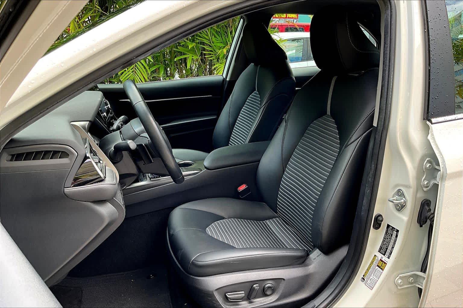 Thumbnail: 2022 Toyota Camry - 12