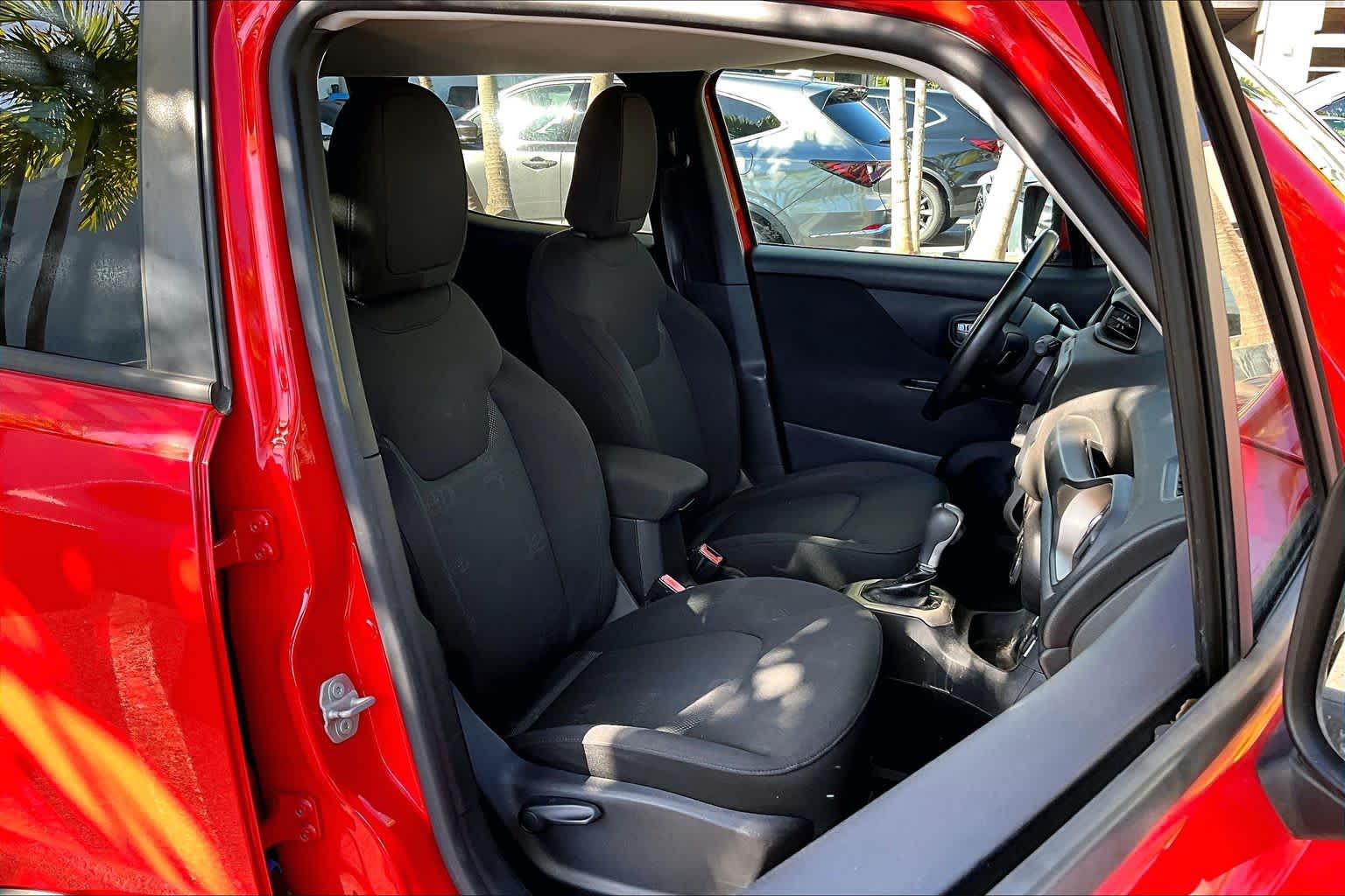 Thumbnail: 2015 Jeep Renegade - 14