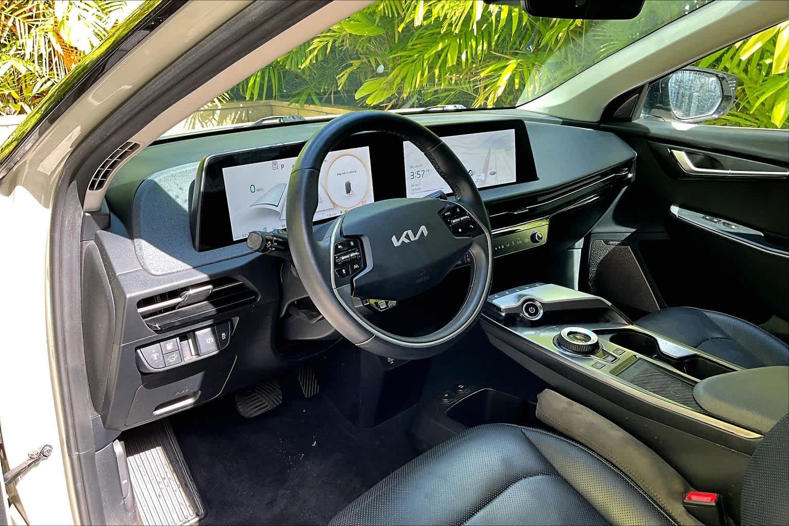 Thumbnail: 2022 Kia EV6 - 3