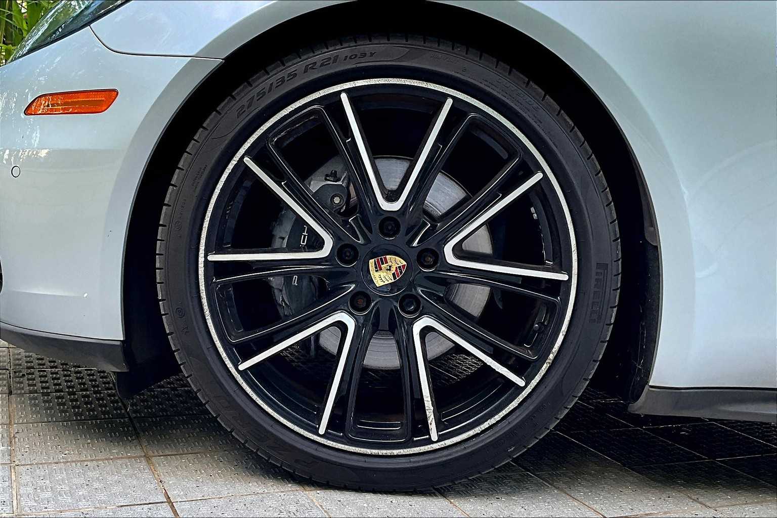 Thumbnail: 2018 Porsche Panamera - 8