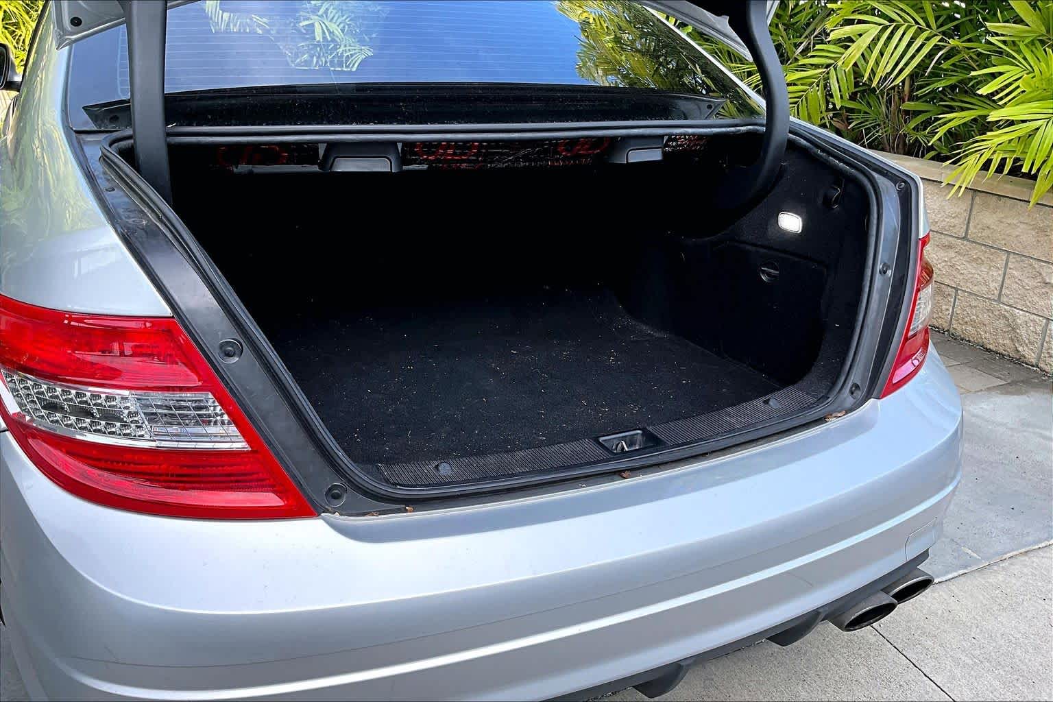 Thumbnail: 2009 Mercedes-Benz C-Class - 19
