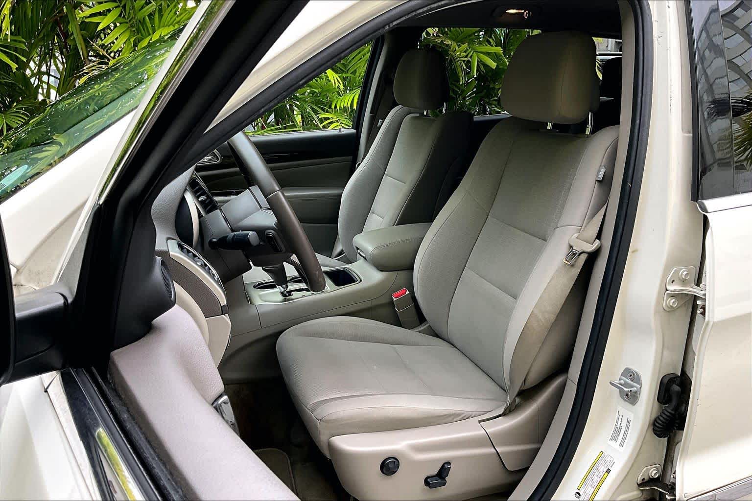 Thumbnail: 2011 Jeep Grand Cherokee - 12