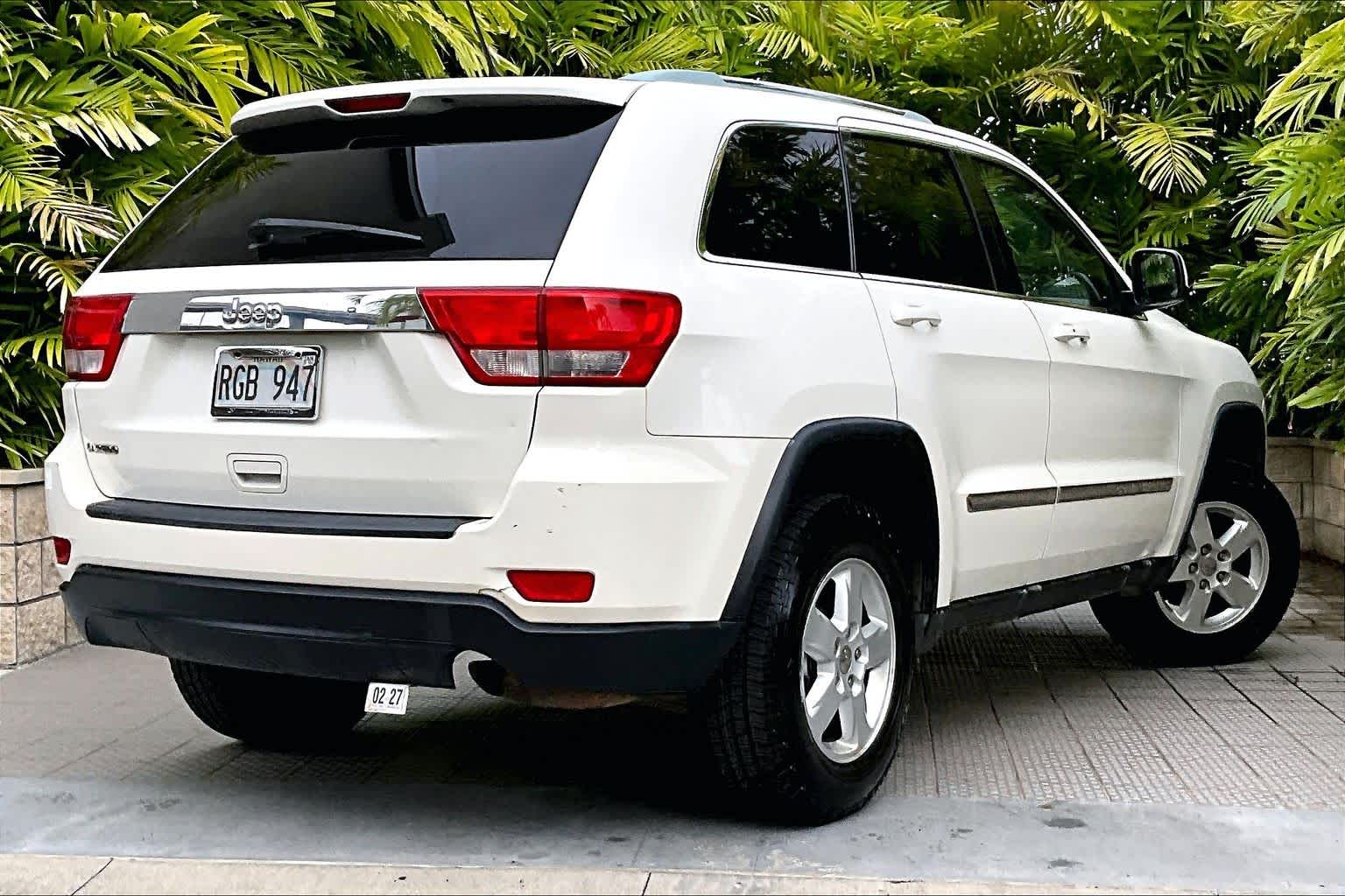 Thumbnail: 2011 Jeep Grand Cherokee - 23