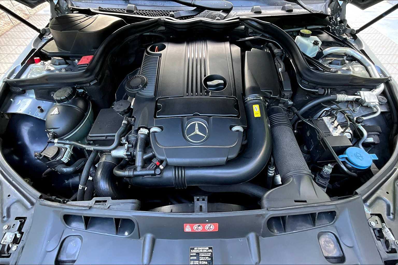 Thumbnail: 2012 Mercedes-Benz C-Class - 10