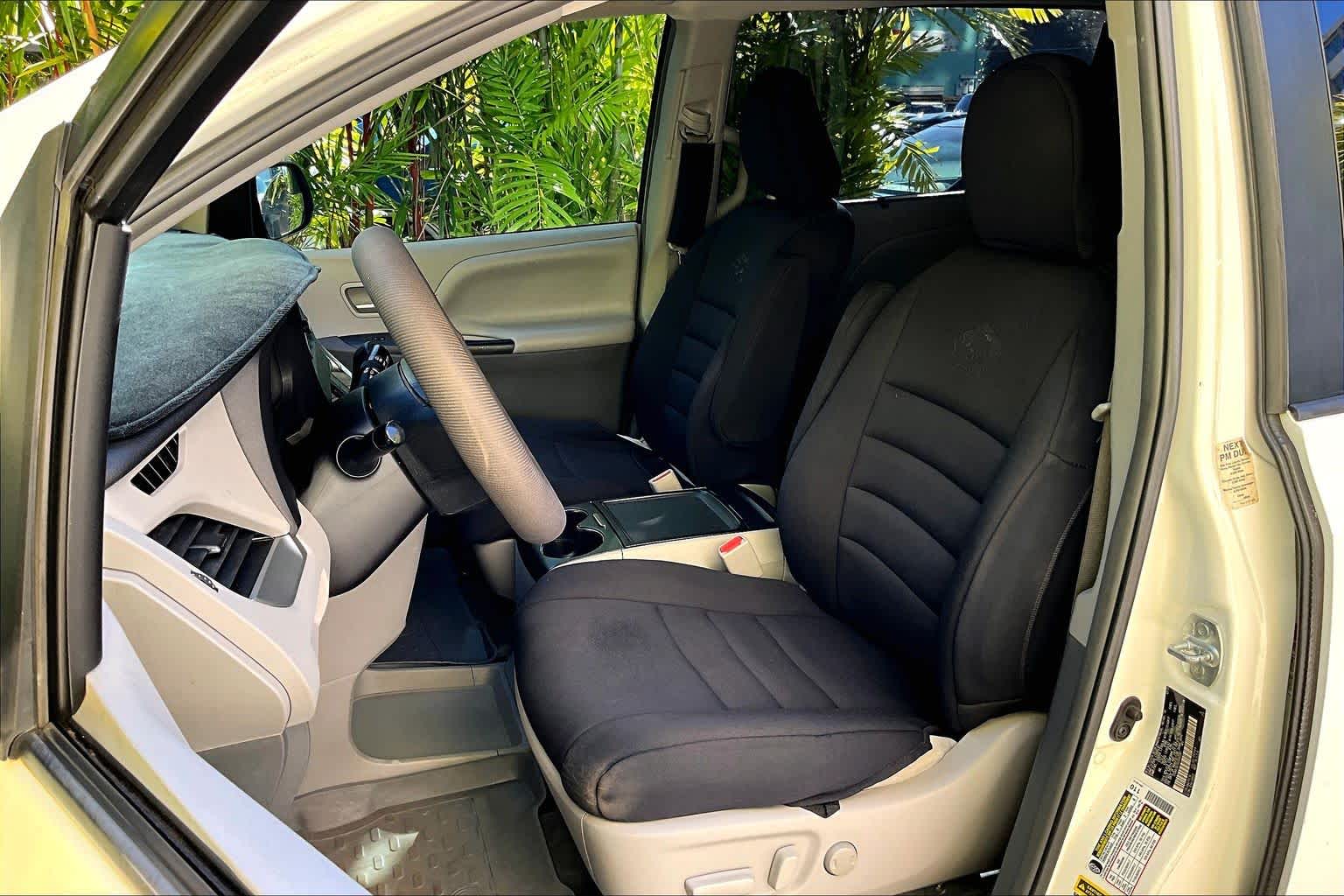 Thumbnail: 2016 Toyota Sienna - 12