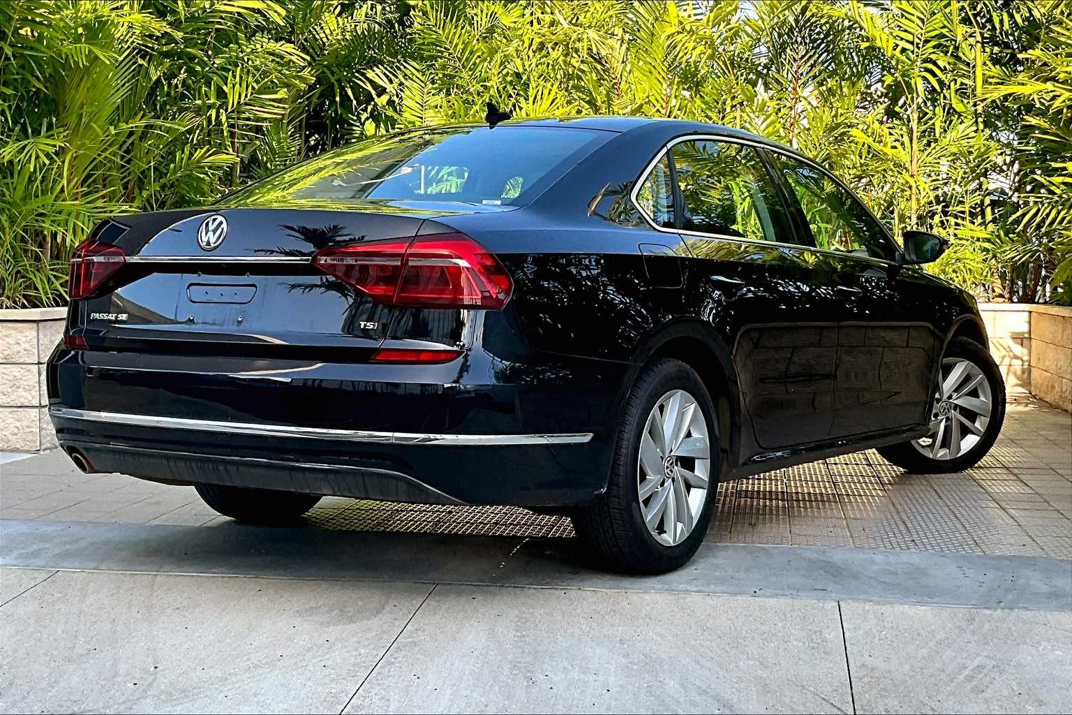 Thumbnail: 2018 Volkswagen Passat - 22