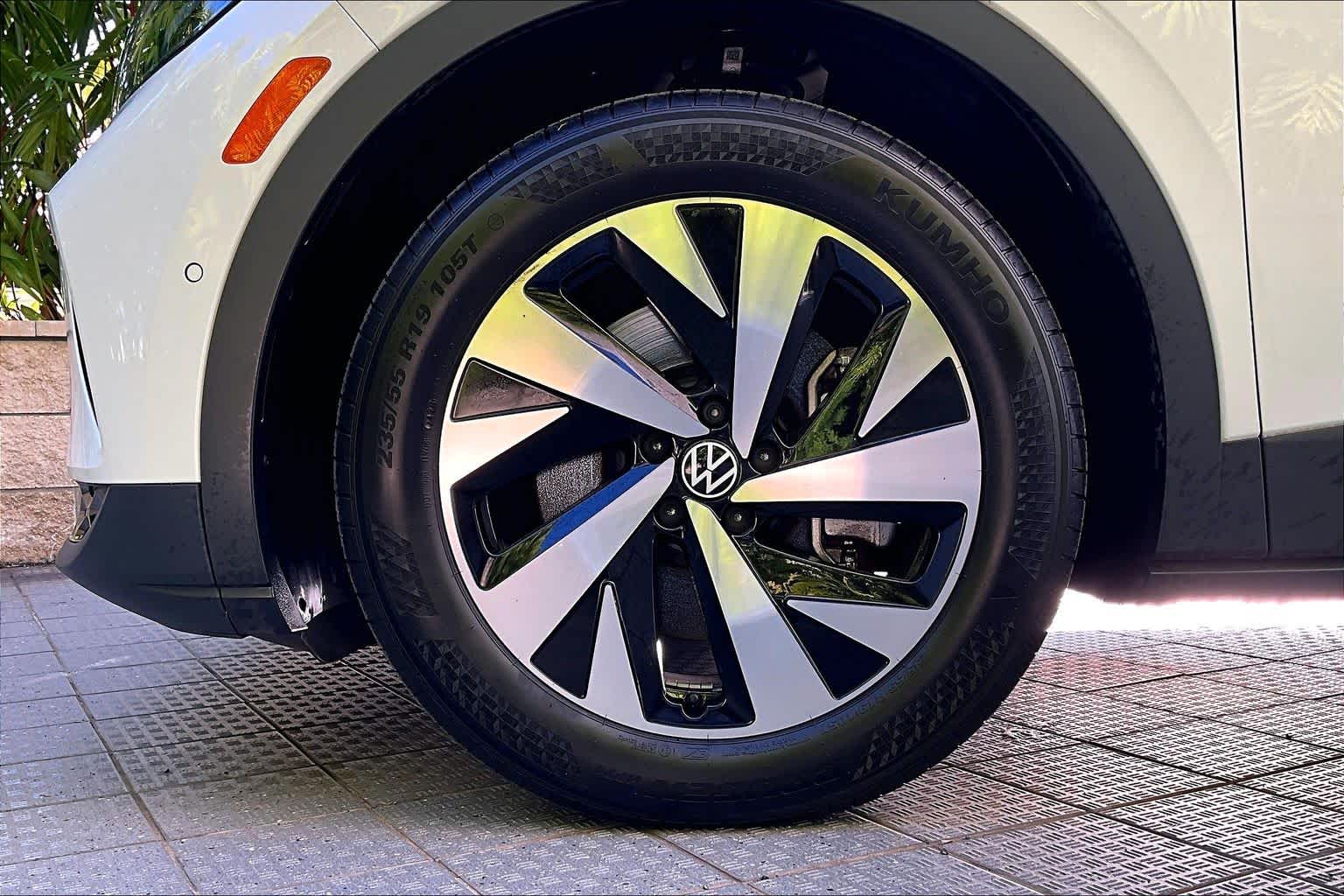 Thumbnail: 2023 Volkswagen ID.4 - 9