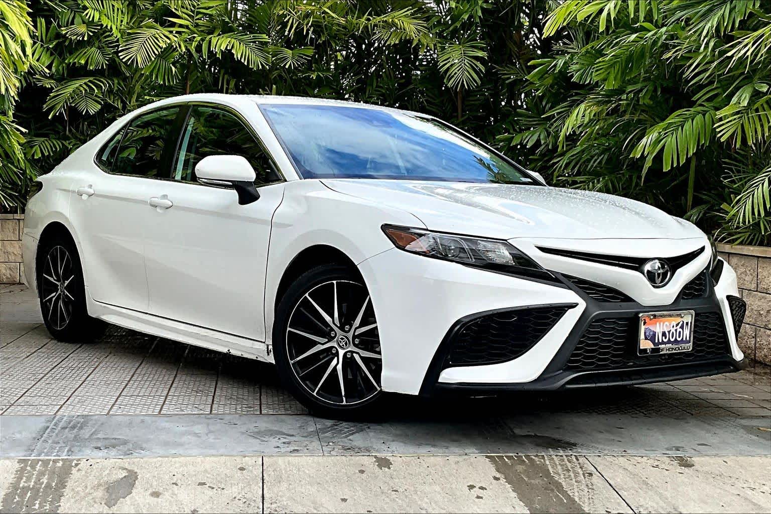 Thumbnail: 2022 Toyota Camry - 22