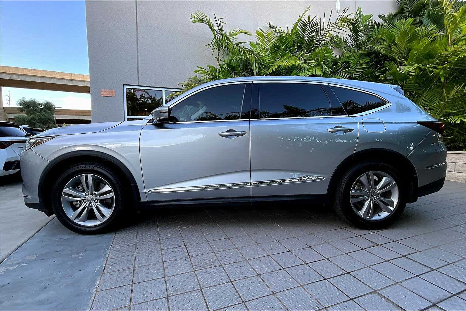 Thumbnail: 2023 Acura MDX - 4