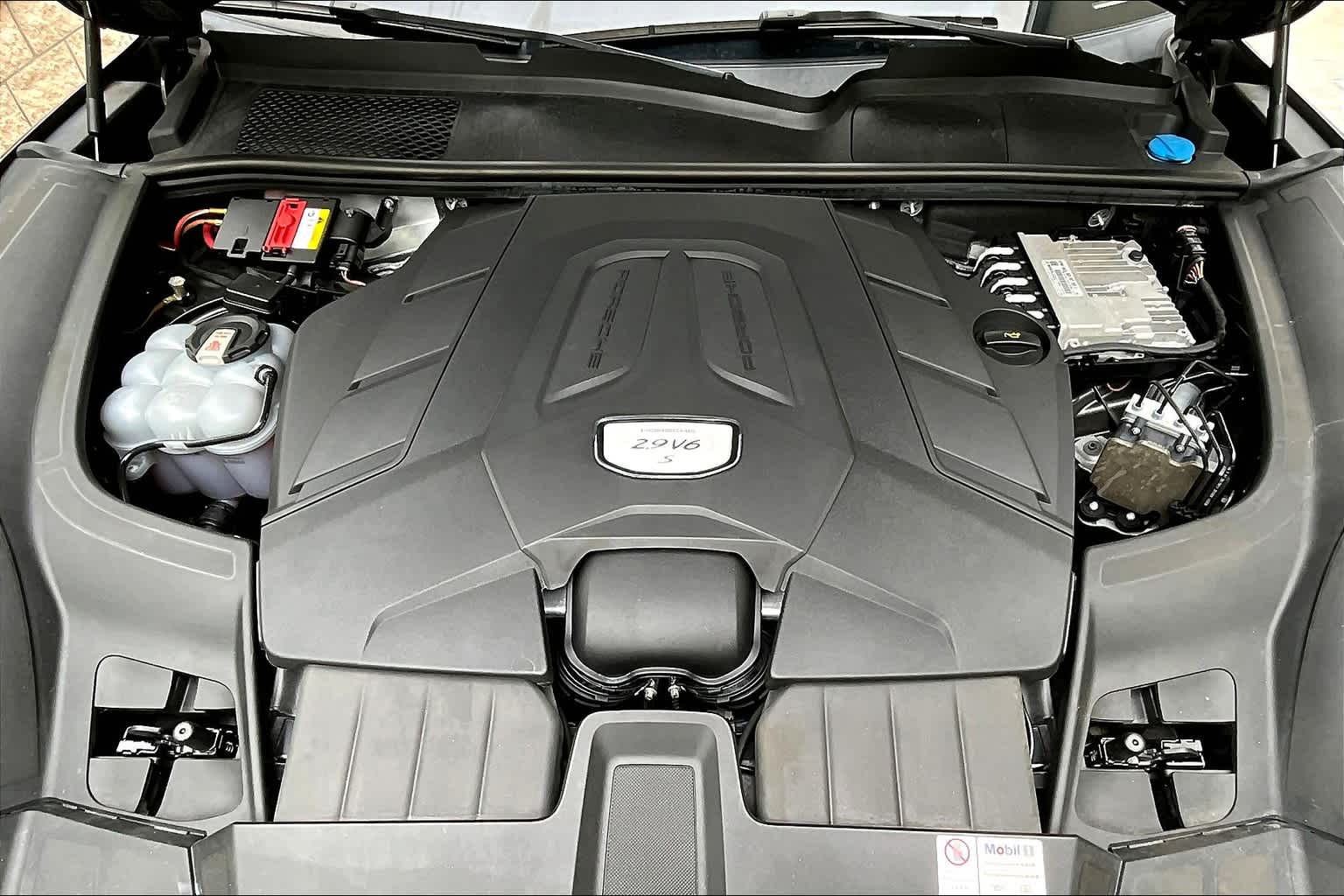 Thumbnail: 2021 Porsche Cayenne - 10