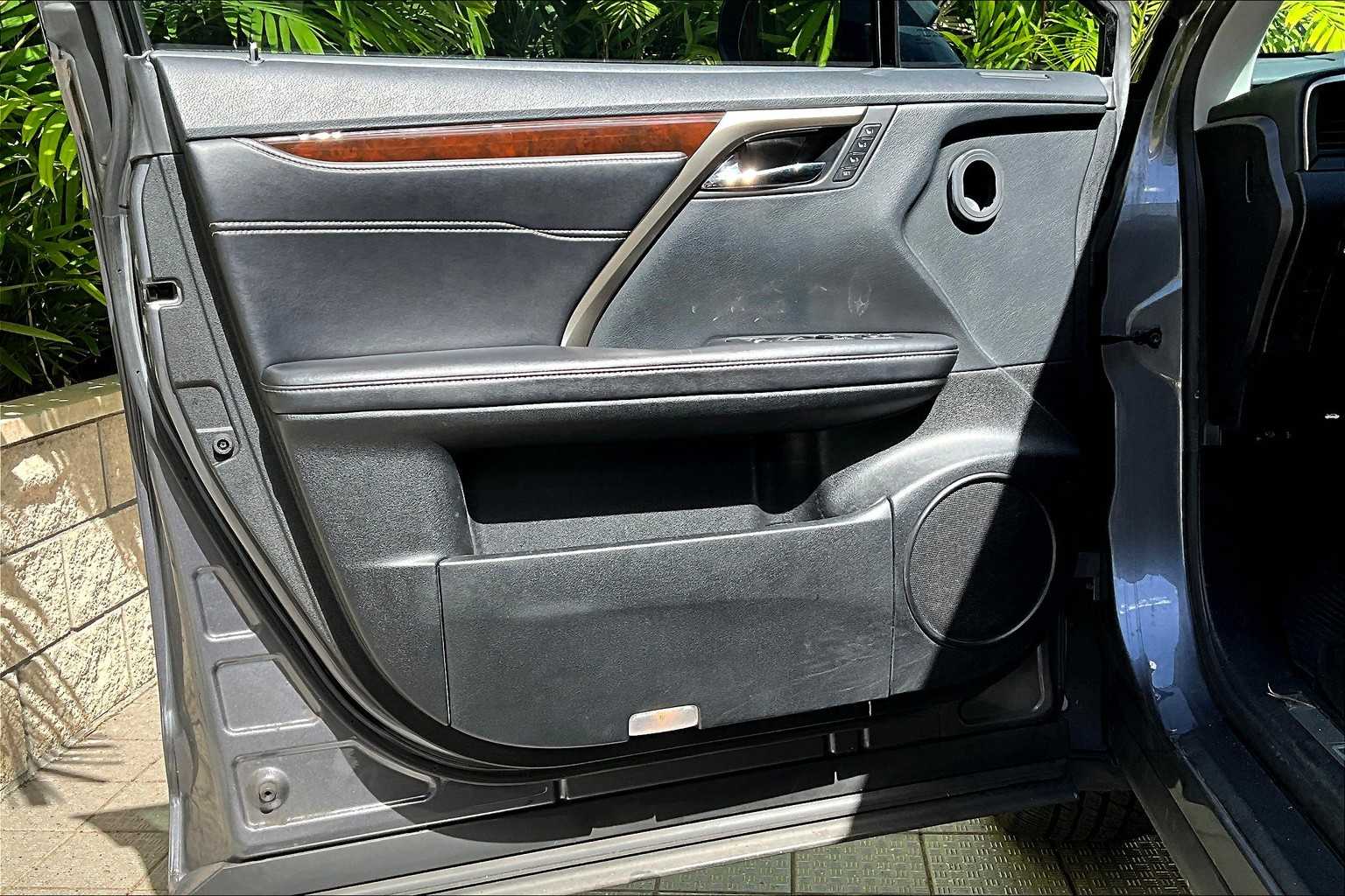 Thumbnail: 2018 Lexus RX - 28