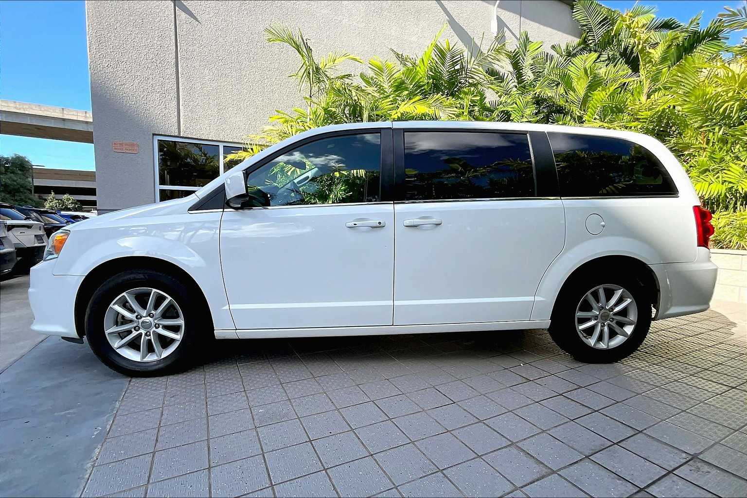 Thumbnail: 2019 Dodge Grand Caravan - 4