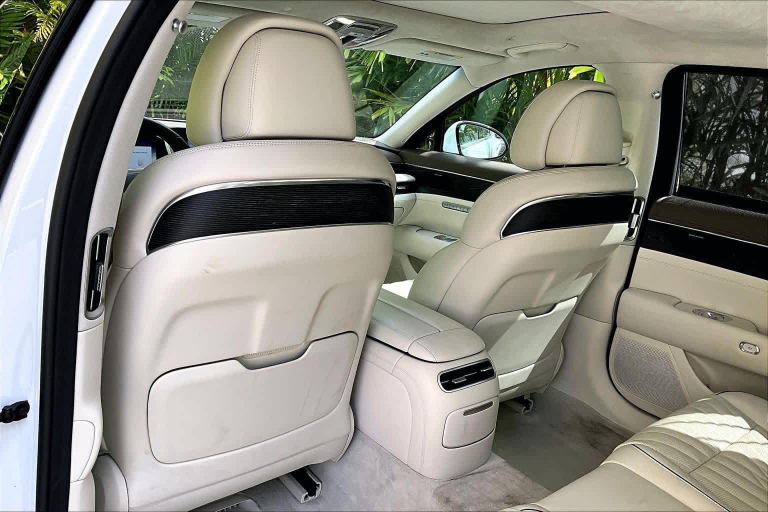 Thumbnail: 2023 Genesis G90 - 13