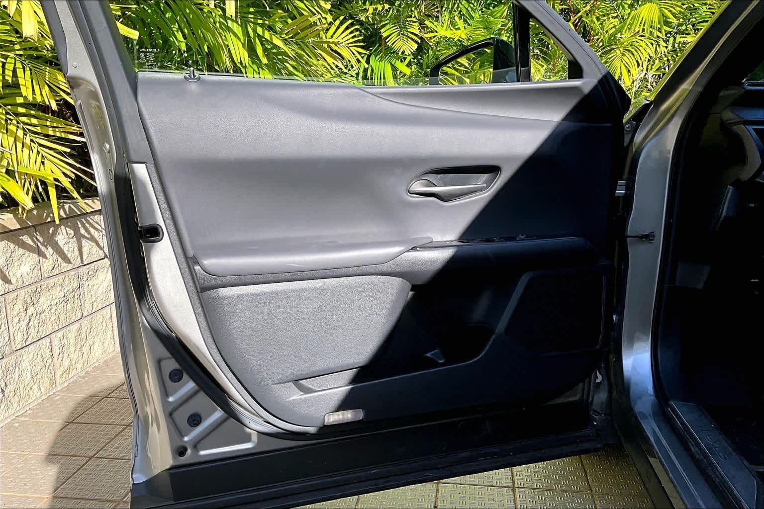 Thumbnail: 2020 Lexus UX - 28